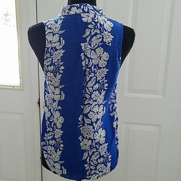 Sleeveless blouse, from Hollister, size small - Picture 4 of 4